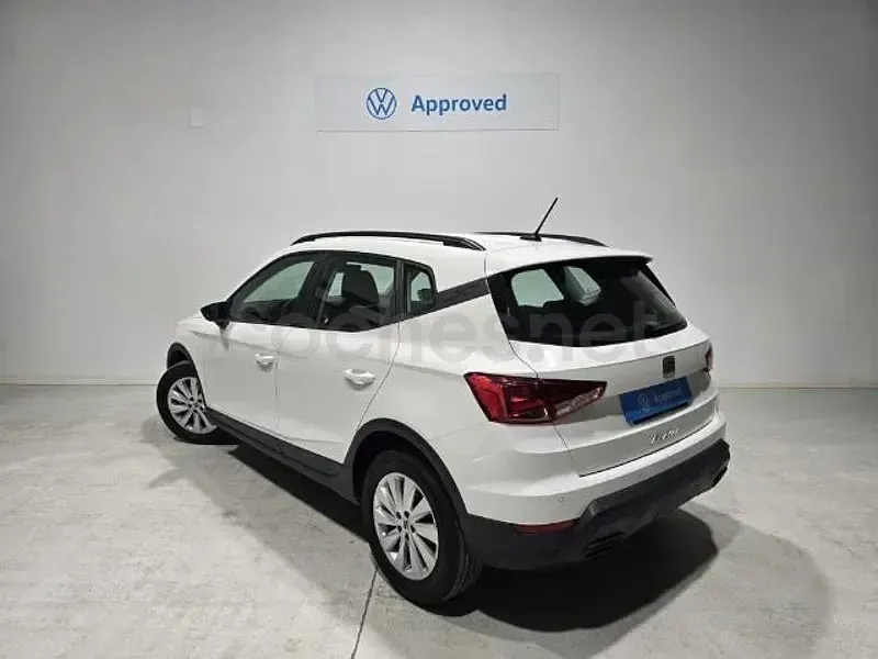 Usado Seat Arona Style Plus 110 CV (80 kW) 2022 Blanco SUV