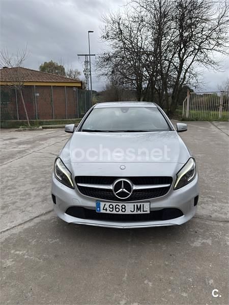 Usado Mercedes A200 Urban 136 CV (100 kW) 2016 Gris / plata Berlina