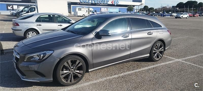 Usado Mercedes CLA200 Shooting Brake 136 CV (100 kW) 2019 Gris / plata Familiar