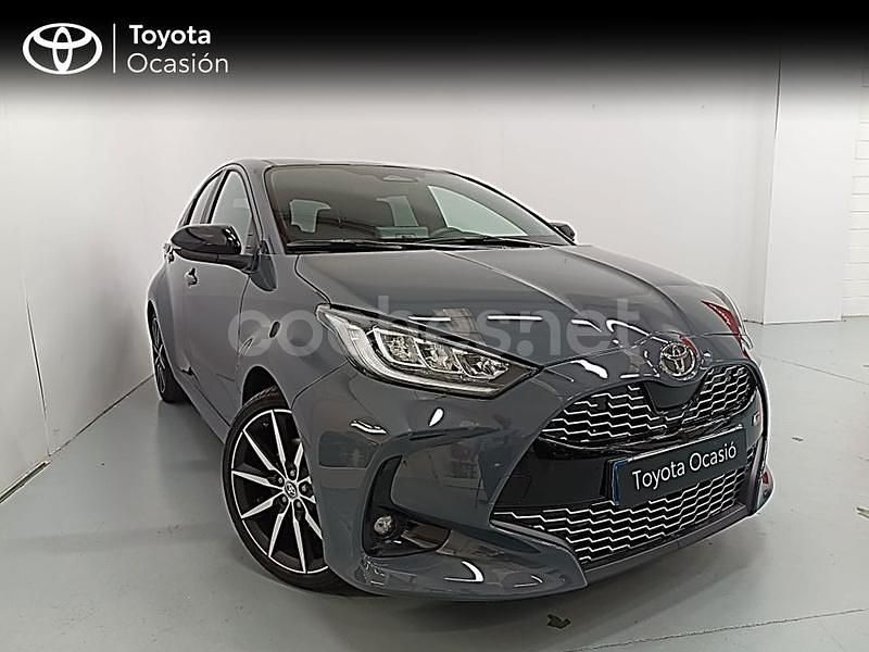 Gris / plata Nuevo 2025 Toyota Yaris Hybrid Sport Berlina | 24.750 € (Precio justo) - Imagen 1/4