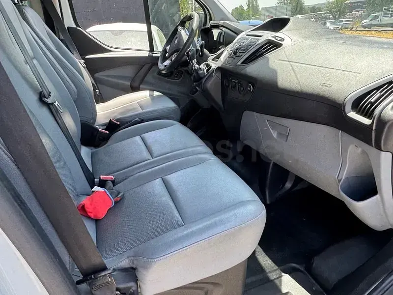 Usado Ford Tourneo Titanium 125 CV (91 kW) 2014 Blanco Monovolumen
