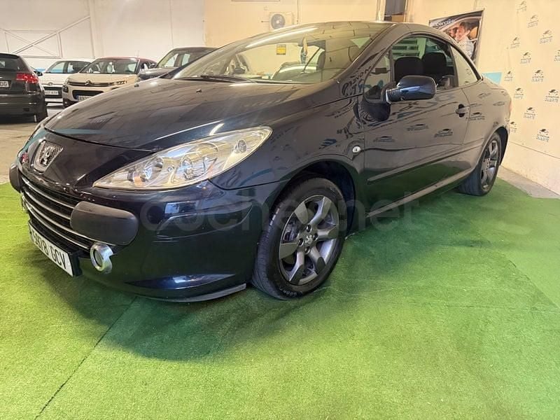 Usado Peugeot 307 CC 143 CV (105 kW) 2008 Azul Descapotable