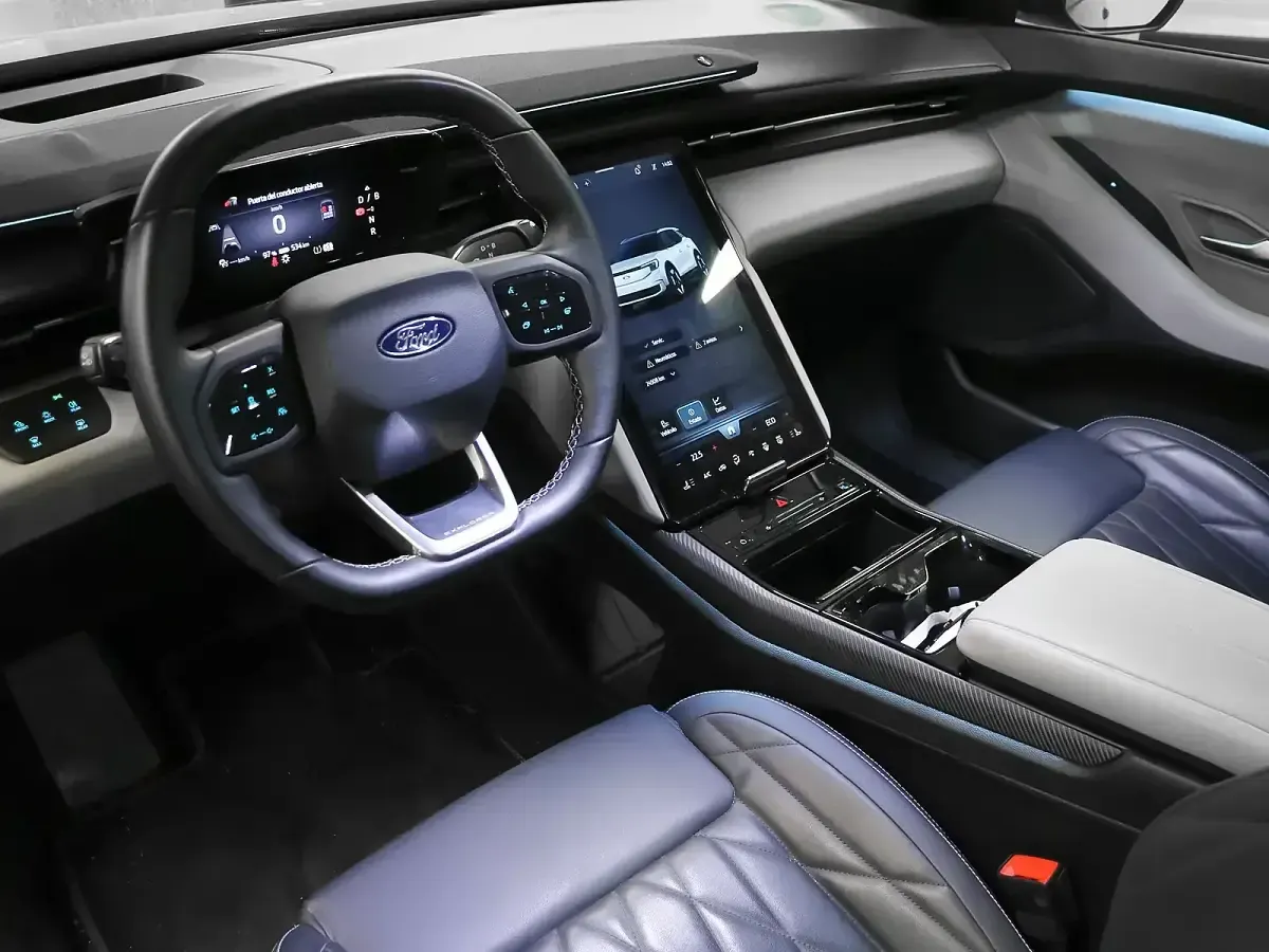 Usado Ford Explorer Premium 210 kW (286 CV) 2025 Negro SUV