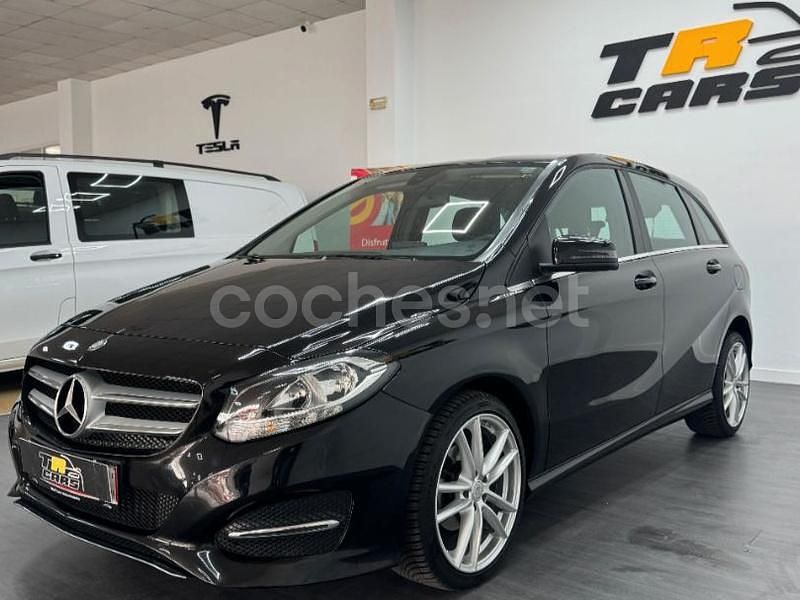 Usado Mercedes B180 109 CV (80 kW) 2016 Negro Monovolumen