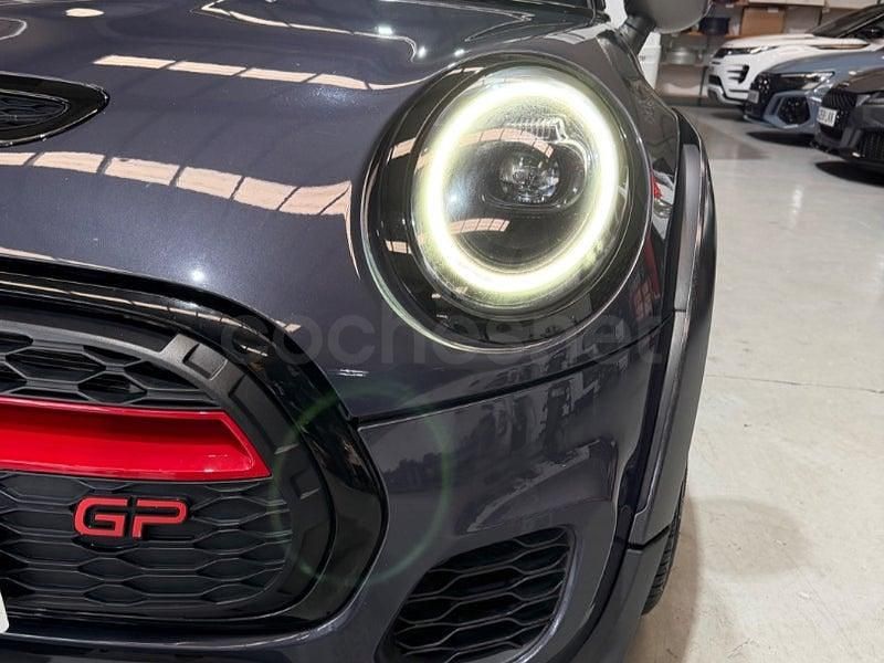 Usado Mini John Cooper Works 306 CV (225 kW) 2020 Gris / plata Utilitario