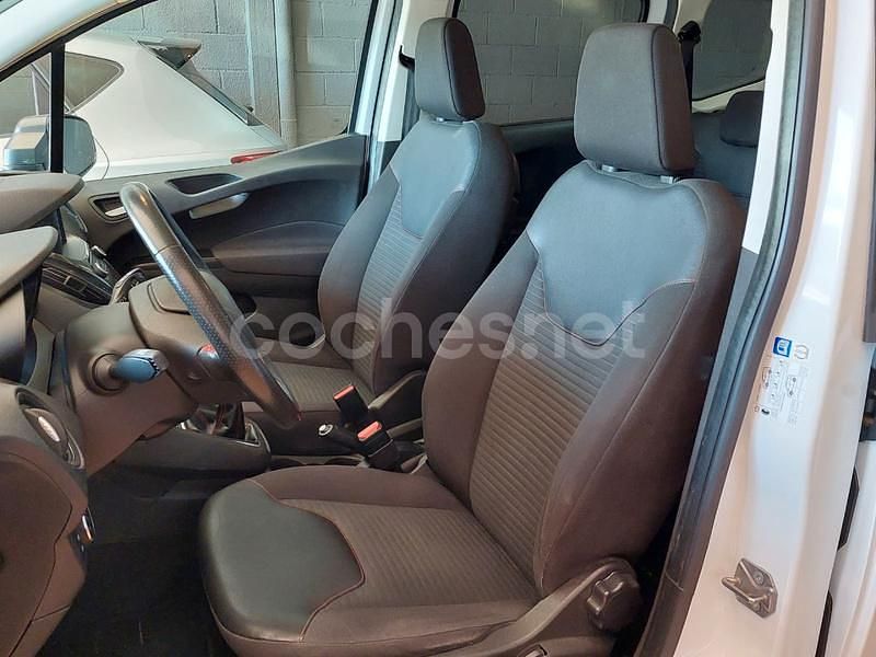 Usado Ford Tourneo Courier Sport 100 CV (73 kW) 2018 Blanco Monovolumen