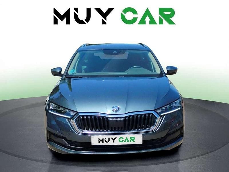 Usado Skoda Octavia Ambition 150 CV (110 kW) 2022 Gris Familiar