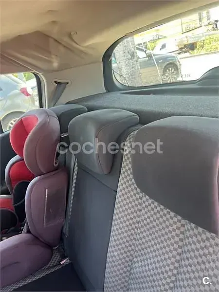 Usado Renault Mégane II Dynamique 115 CV (84 kW) 2003 Granate Berlina