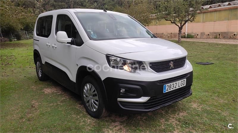 Usado Peugeot Rifter Active 100 CV (73 kW) 2020 Blanco Monovolumen