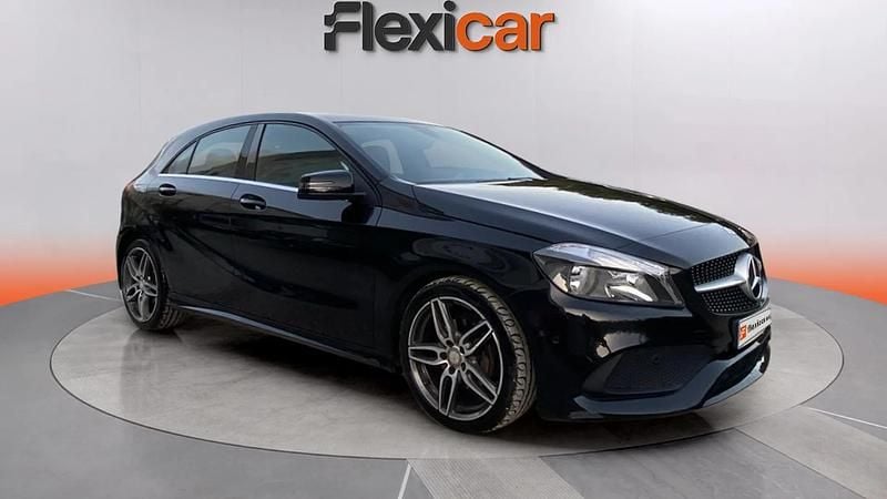 Usado Mercedes A200 AMG line 156 CV (114 kW) 2017 Negro Utilitario
