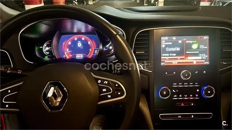 Usado Renault Mégane IV LIMITED 100 CV (73 kW) 2018 Rojo Berlina