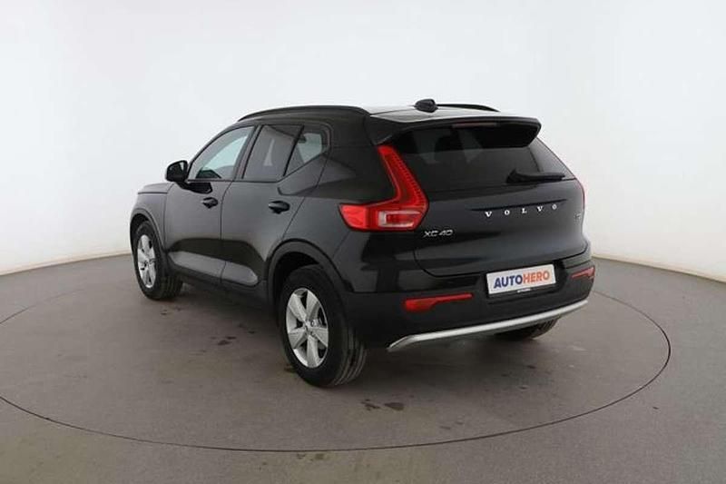 Usado Volvo XC40 131 CV (96 kW) 2022 Negro SUV