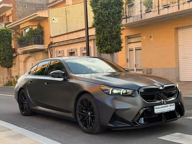 Usado BMW M5 Competition Edition 727 CV (534 kW) 2025 Gris / plata Berlina