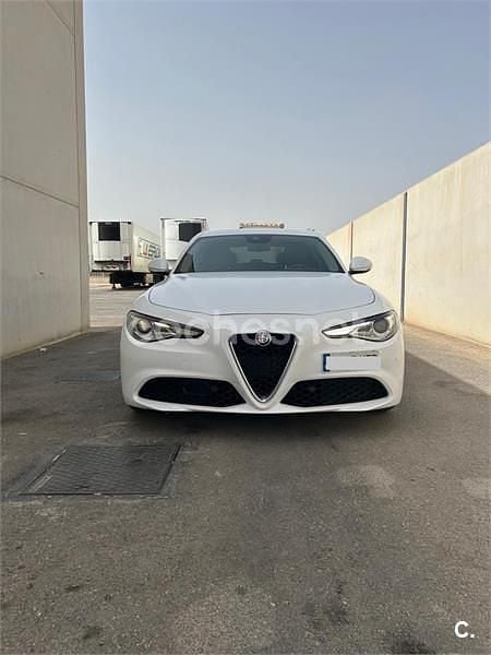 Usado Alfa Romeo Giulia Super 180 CV (132 kW) 2017 Blanco Berlina