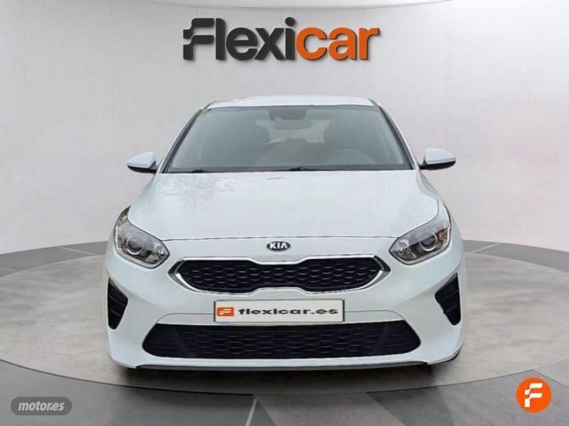 Usado Kia Ceed Plus 100 CV (73 kW) 2018 Blanco Utilitario