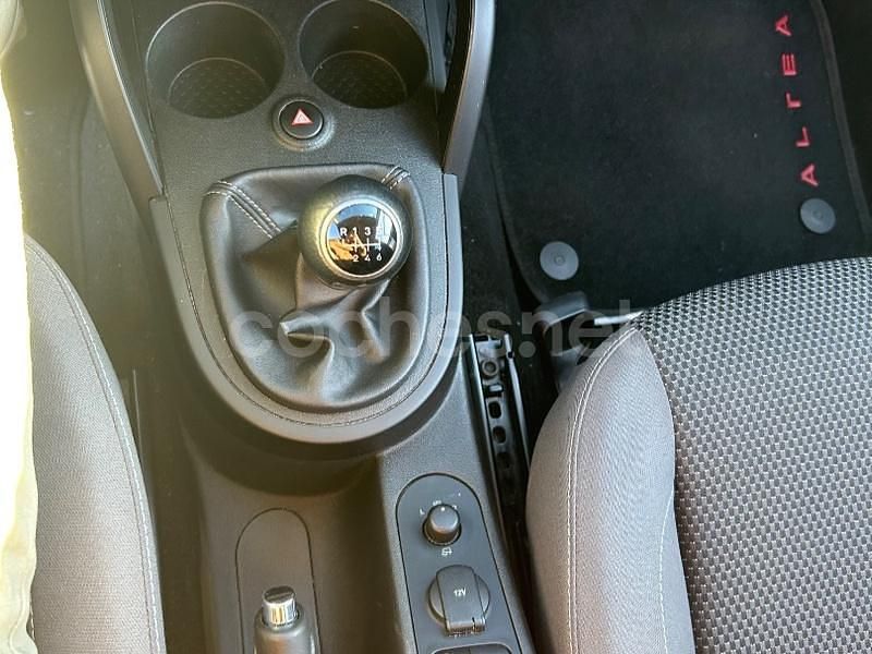 Usado Seat Altea I-Tech 125 CV (91 kW) 2014 Blanco Monovolumen