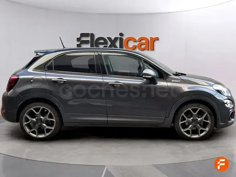 Usado Fiat 130 Club 129 CV (94 kW) 2023 Gris / plata SUV