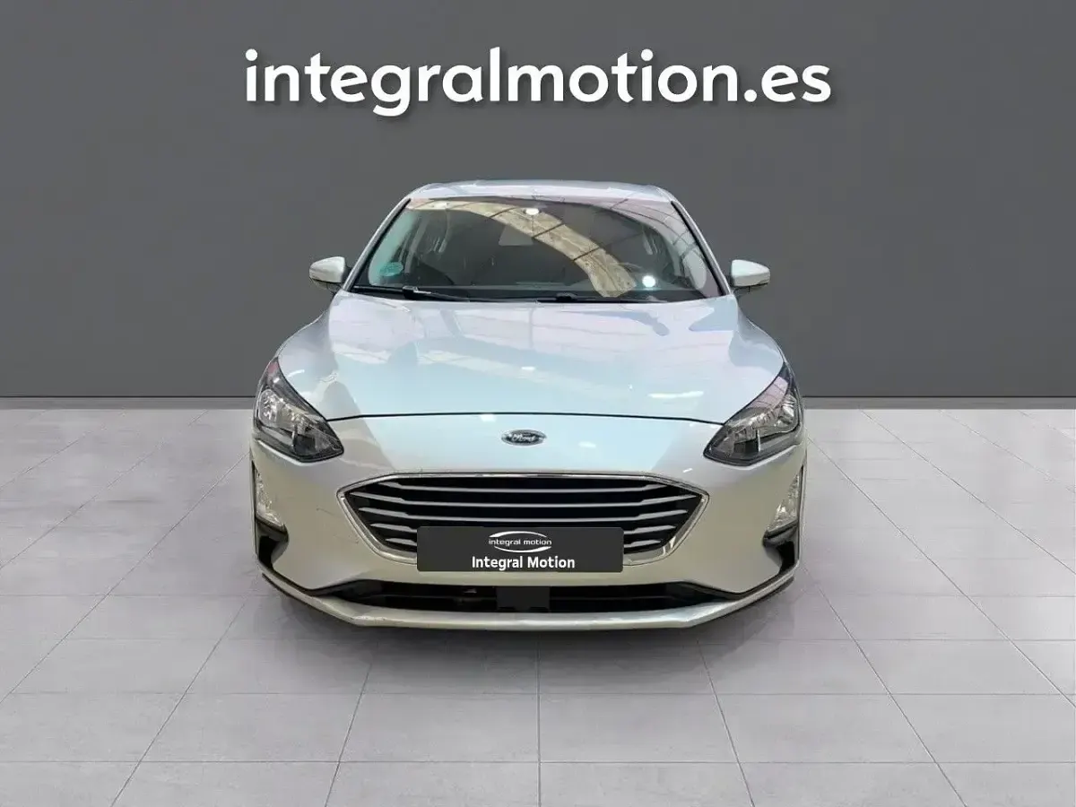 Usado Ford Focus Trend 125 CV (91 kW) 2019 Gris