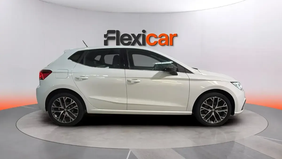 Usado Seat Ibiza XCELLENCE 116 CV (85 kW) 2022 Blanco Utilitario