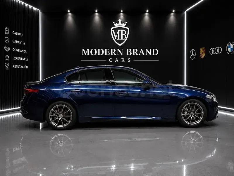 Usado Alfa Romeo Giulia Super 160 CV (117 kW) 2021 Azul Berlina