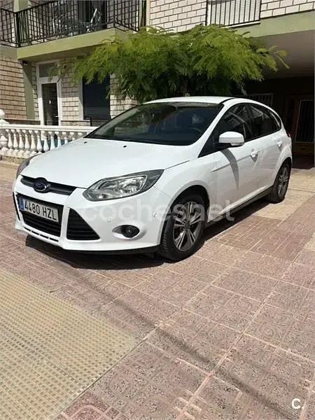 Usado Ford Focus 115 CV (84 kW) 2014 Blanco Berlina