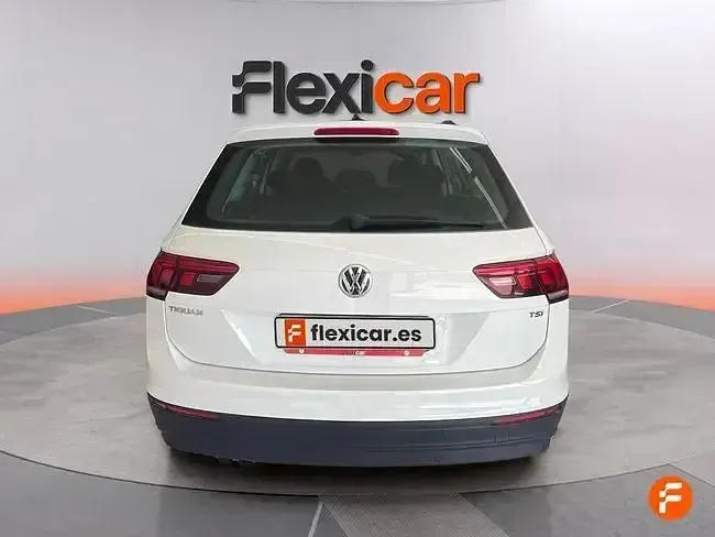 Usado VW Tiguan Edition 125 CV (91 kW) 2017 Blanco SUV