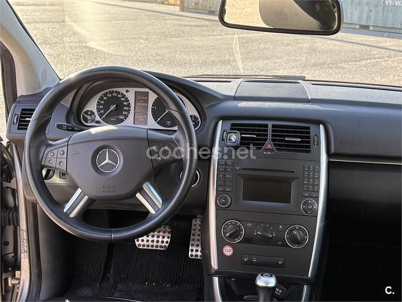 Begagnad Mercedes B180 109 HK (80 kW) 2010 Grå Minibuss