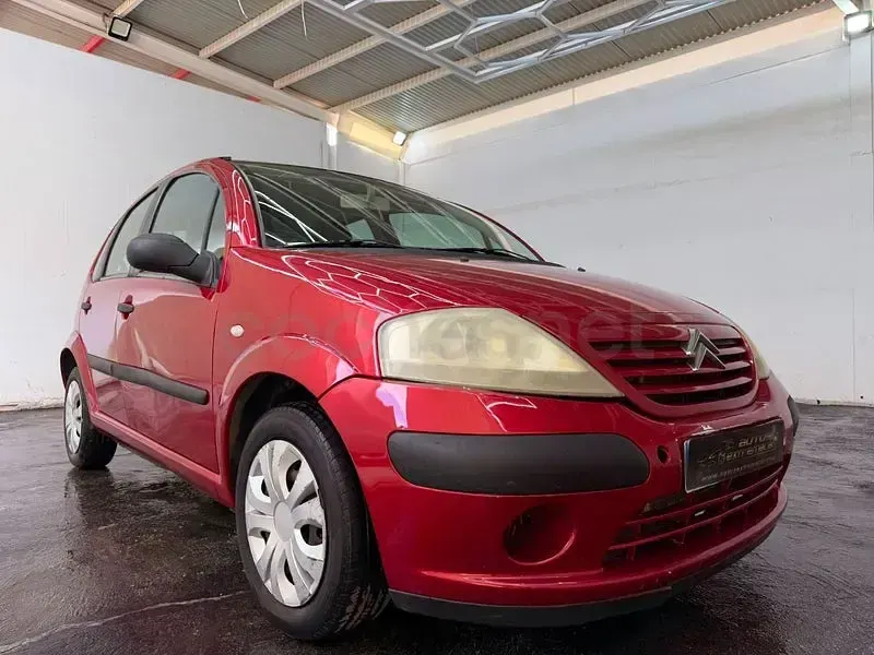 Usado Citroën C3 61 CV (44 kW) 2004 Granate Berlina
