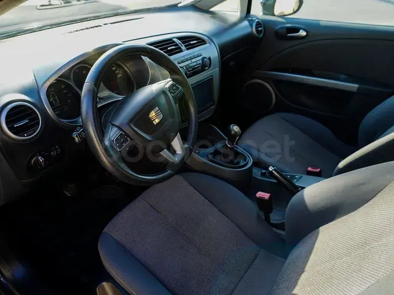 Usado Seat Leon 90 CV (66 kW) 2009 Negro Utilitario