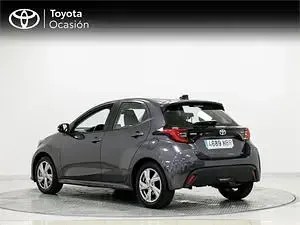 Usado Toyota Yaris Active 116 CV (85 kW) 2025 Gris Utilitario