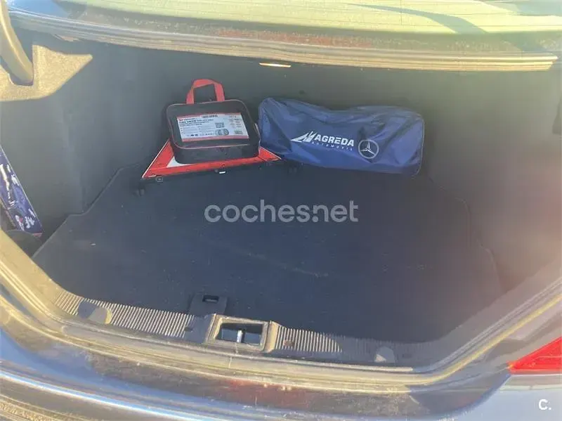 Usado Mercedes C240 Classic 170 CV (125 kW) 2001 Azul Berlina