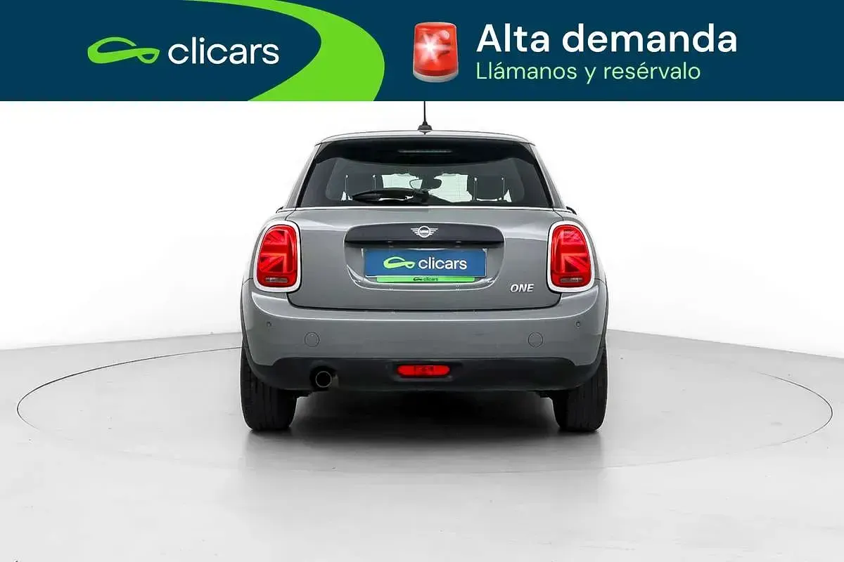 Usado Mini ONE 102 CV (75 kW) 2020 Gris Utilitario
