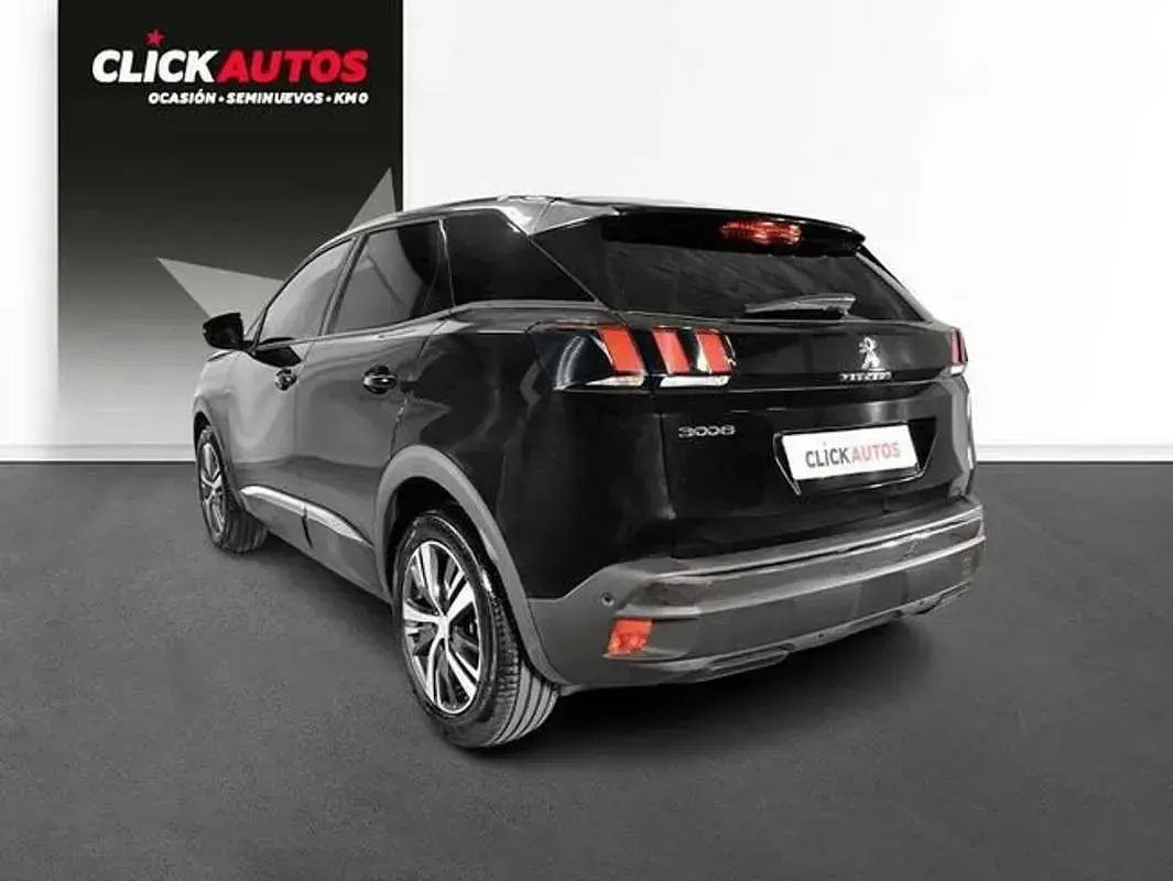 Usado Peugeot 3008 Allure 131 CV (96 kW) 2023 Negro SUV