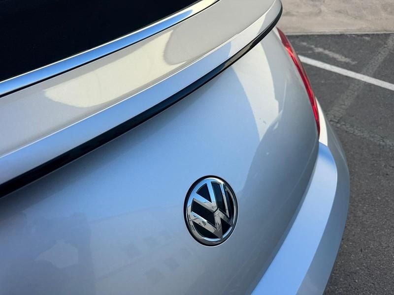 Usado VW Beetle 150 CV (110 kW) 2016 Gris Utilitario