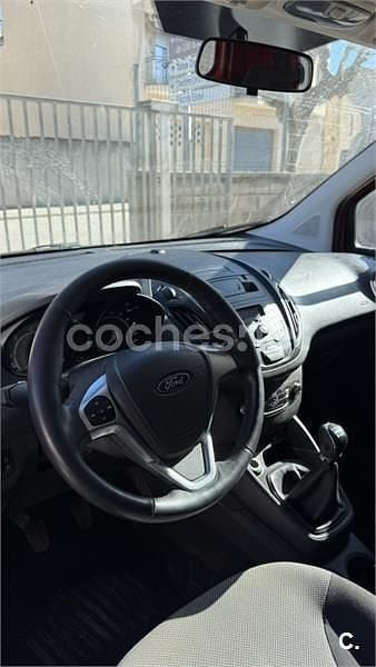 Rojo Usado 2015 Ford Tourneo Courier Ambiente Monovolumen | 7600 € (Super precio) - Imagen 1/4
