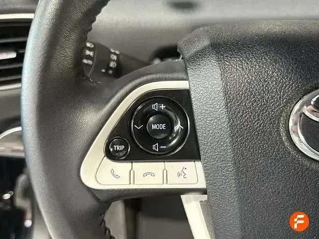 Usado Toyota Prius 122 CV (89 kW) 2018 Negro Utilitario