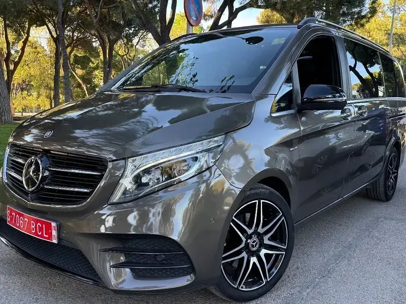 Usado Mercedes V250 Avantgarde 204 CV (150 kW) 2017 Gris / plata Monovolumen