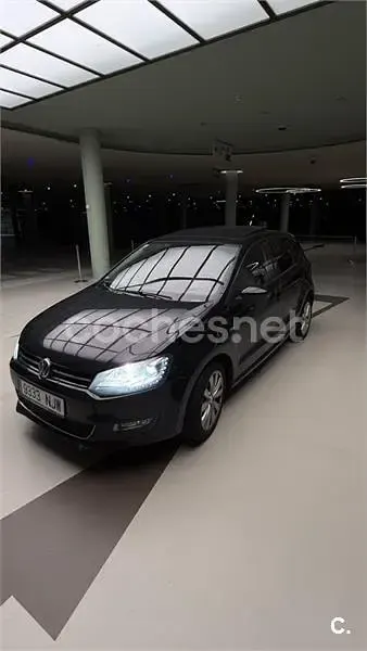 Usado VW Polo R-line 105 CV (77 kW) 2014 Negro Berlina