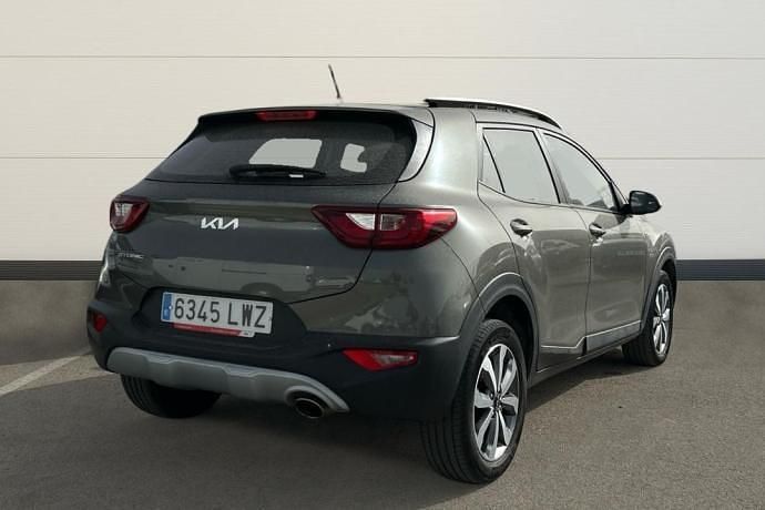 Usado Kia Stonic 84 CV (61 kW) 2022 Gris SUV