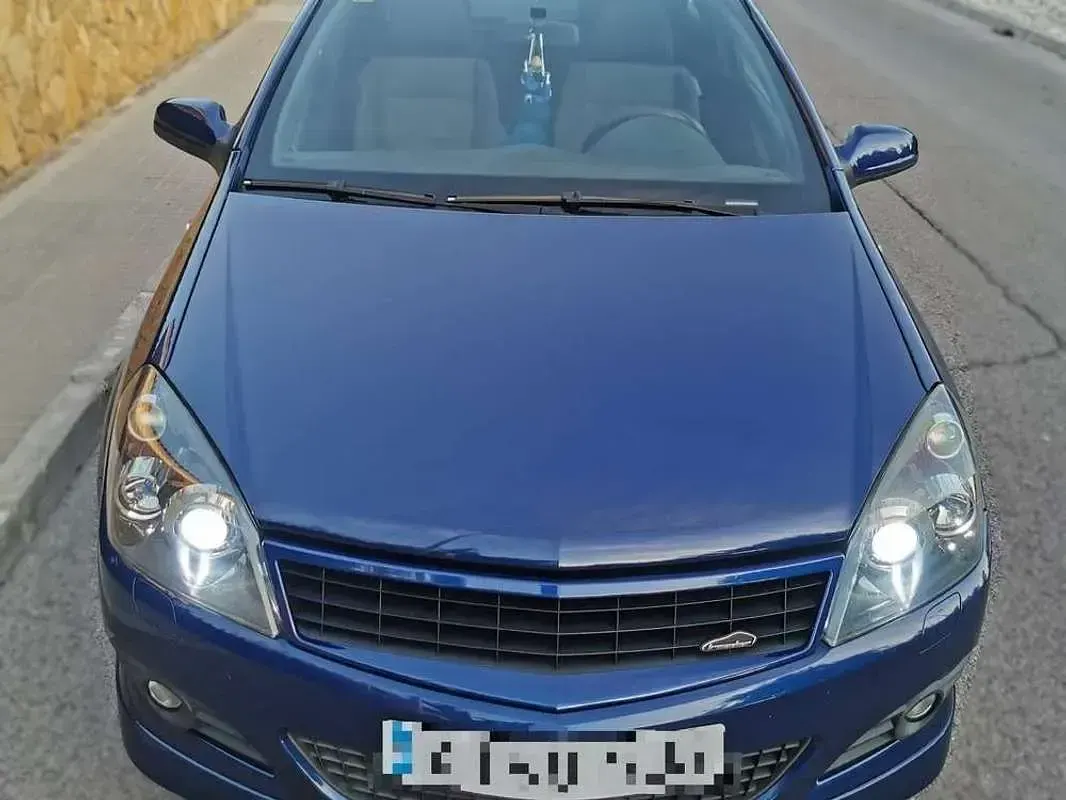 Usado Opel Astra Cosmo 101 CV (74 kW) 2008 Azul Berlina