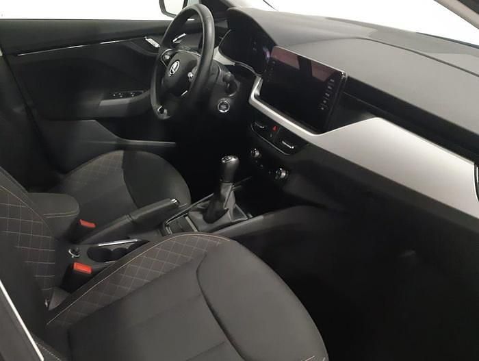 Usado Skoda Scala Ambition 110 CV (80 kW) 2023 Azul Utilitario