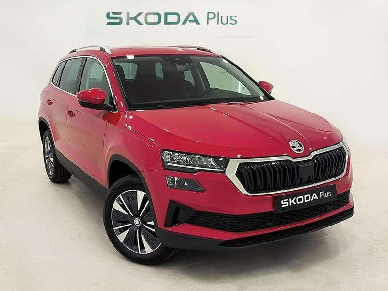 Rojo Usado 2024 Skoda Karoq Selection SUV | 25.750 € (Precio justo) - Imagen 1/4