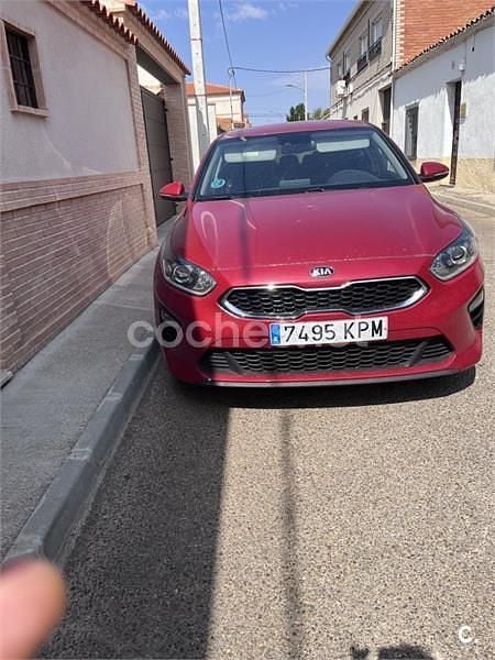Granate Usado 2018 Kia Ceed Berlina | 9500 € (Super precio) - Imagen 1/2