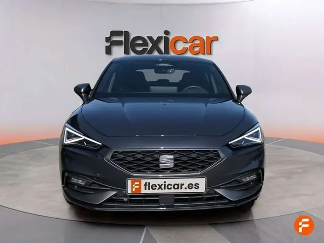 Usado Seat Leon FR 150 CV (110 kW) 2025 Blanco Utilitario