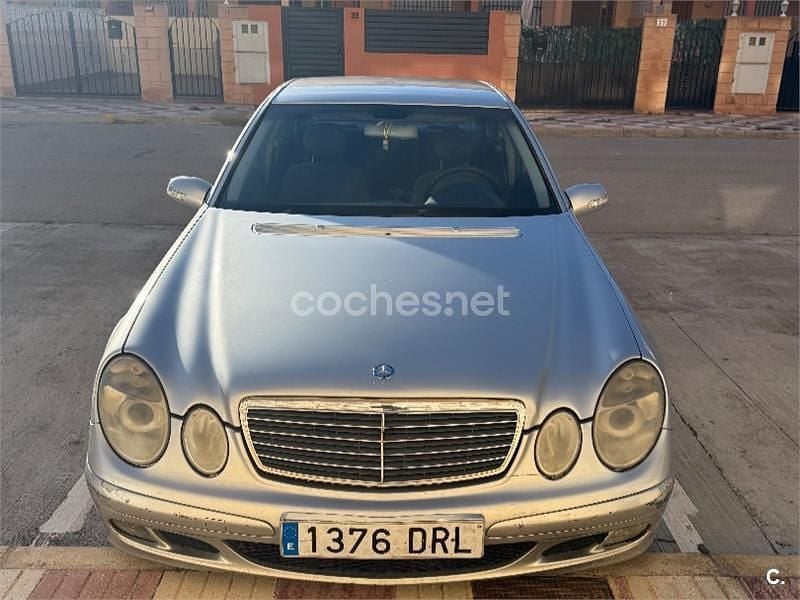 Gris / plata Usado 2005 Mercedes E220 Classic Berlina | 5000 € (Precio justo) - Imagen 1/4
