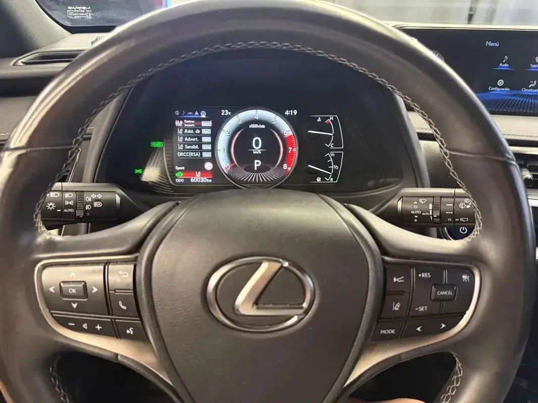 Usado Lexus UX 250h Business Edition 184 CV (135 kW) 2022 Beige SUV