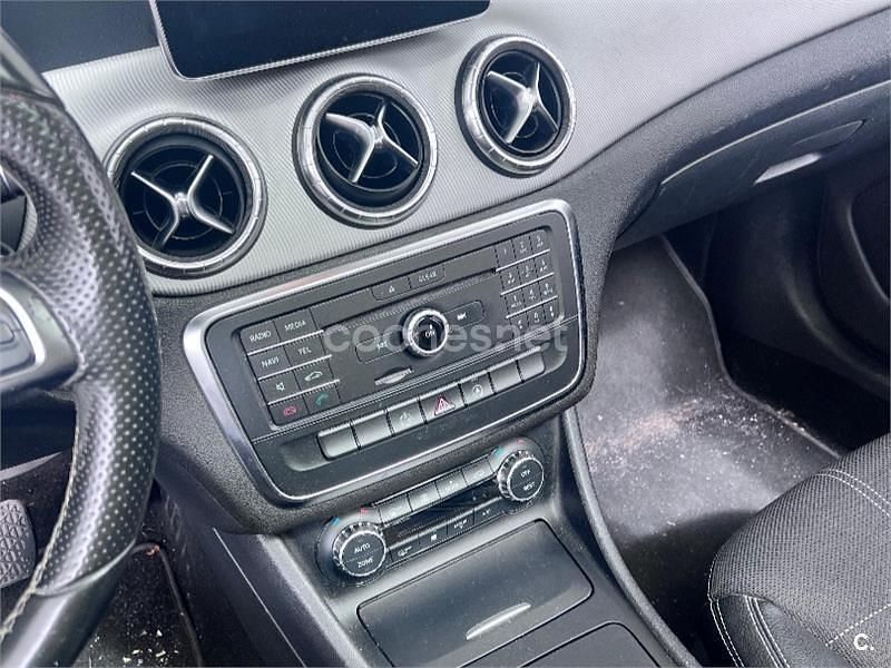 Usado Mercedes CLA220 170 CV (125 kW) 2015 Gris / plata Berlina