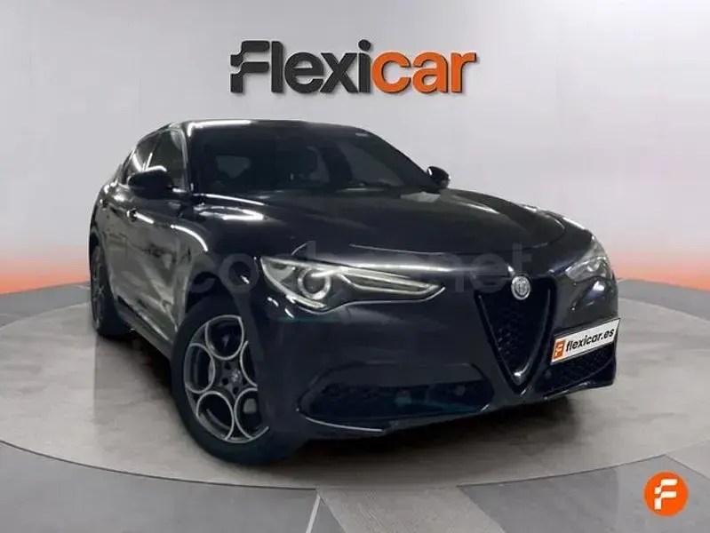 Usado Alfa Romeo Stelvio Sprint 200 CV (147 kW) 2022 Negro SUV