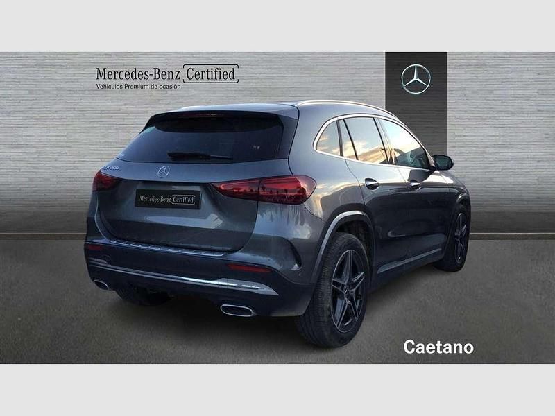 Usado Mercedes GLA200 163 CV (119 kW) 2025 Gris SUV