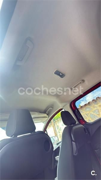 Usado Ford Tourneo Courier Titanium 100 CV (73 kW) 2017 Rojo Monovolumen